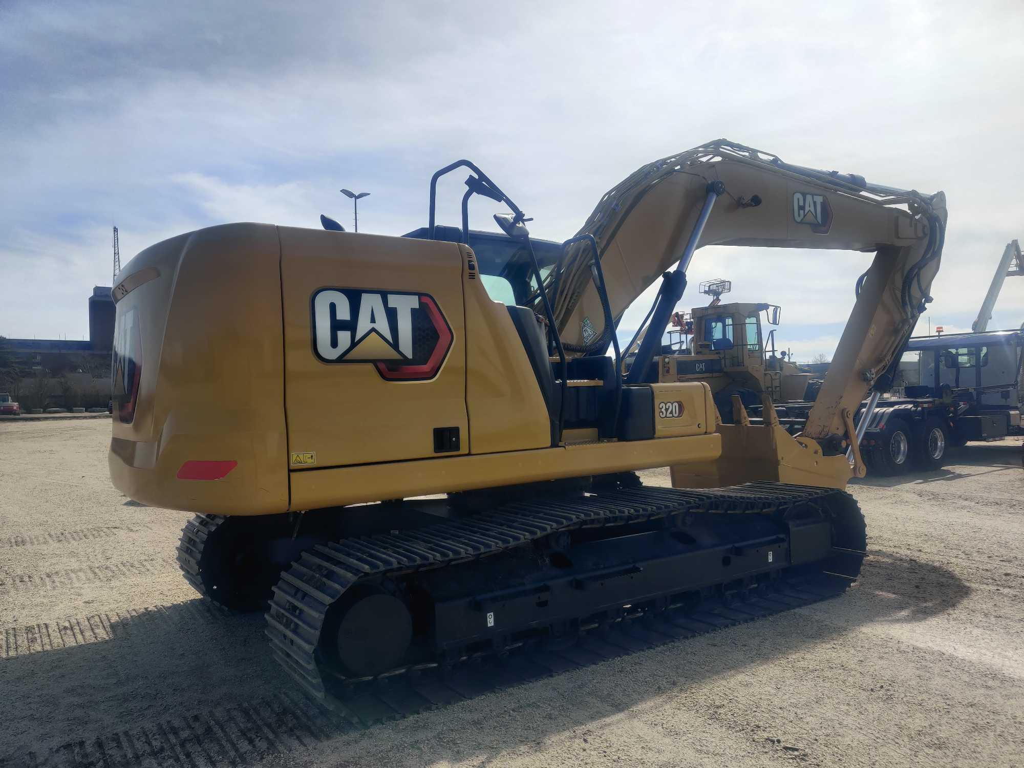 2023 CAT 320 2D HYDRAULIC EXCAVATOR SN:KFE20320 powered by Cat diesel engine, equipped with Cab,