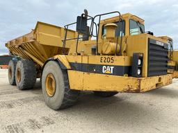 CAT D400D ARTICULATED HAUL TRUCK SN:8TF00128 6x6, powered by Cat diesel engine, equipped with Cab,