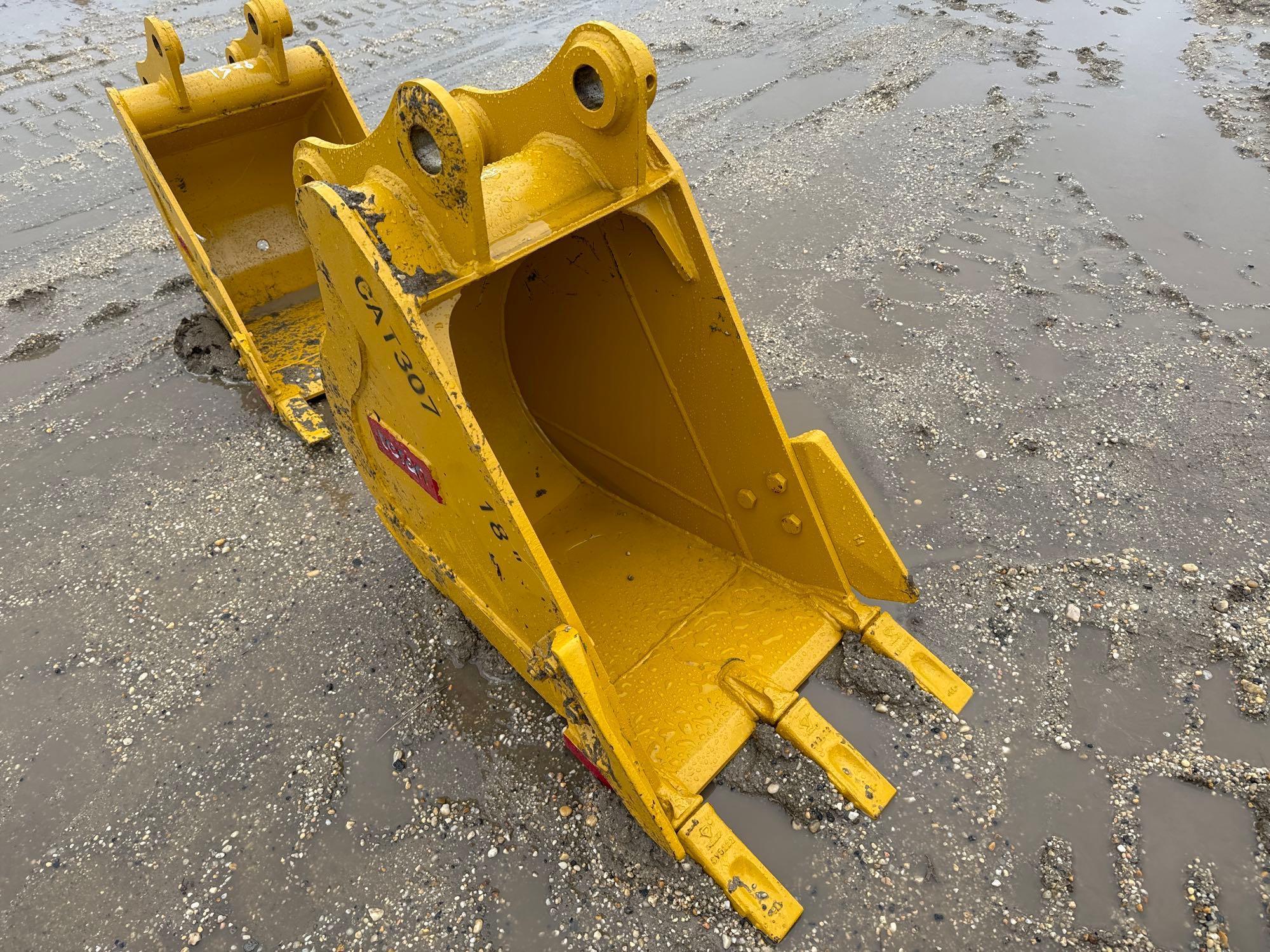 NEW TERAN 18IN. DIGGING BUCKET EXCAVATOR BUCKET FOR CAT 307 WITH SIDE CUTTERS, REINFORCEMENT PLATES