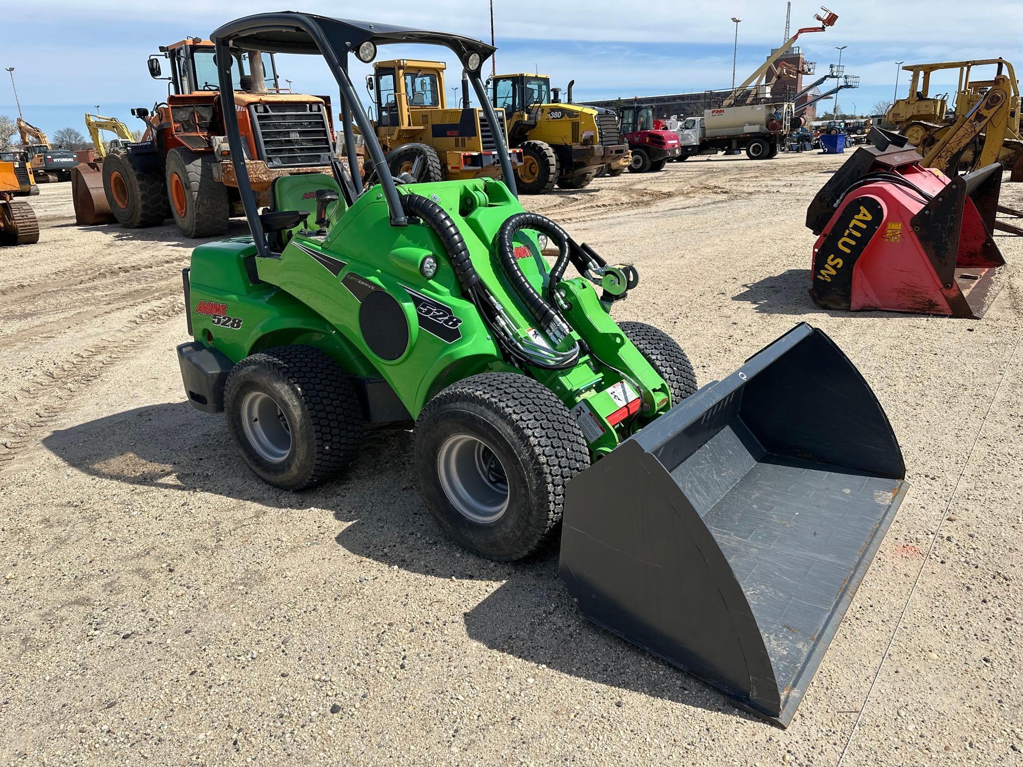 NEW AVANT M528 RUBBER TIRED LOADER... SN-108469 powered by diesel engine, equipped with OROPS,