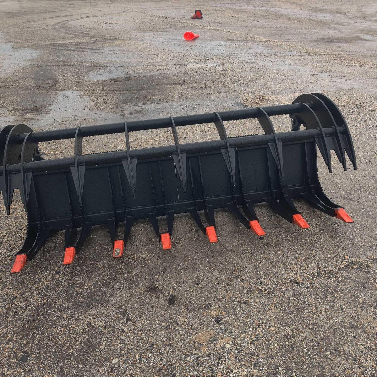 NEW GREATBEAR 78IN. FORK GRAPPLE SKID STEER ATTACHMENT