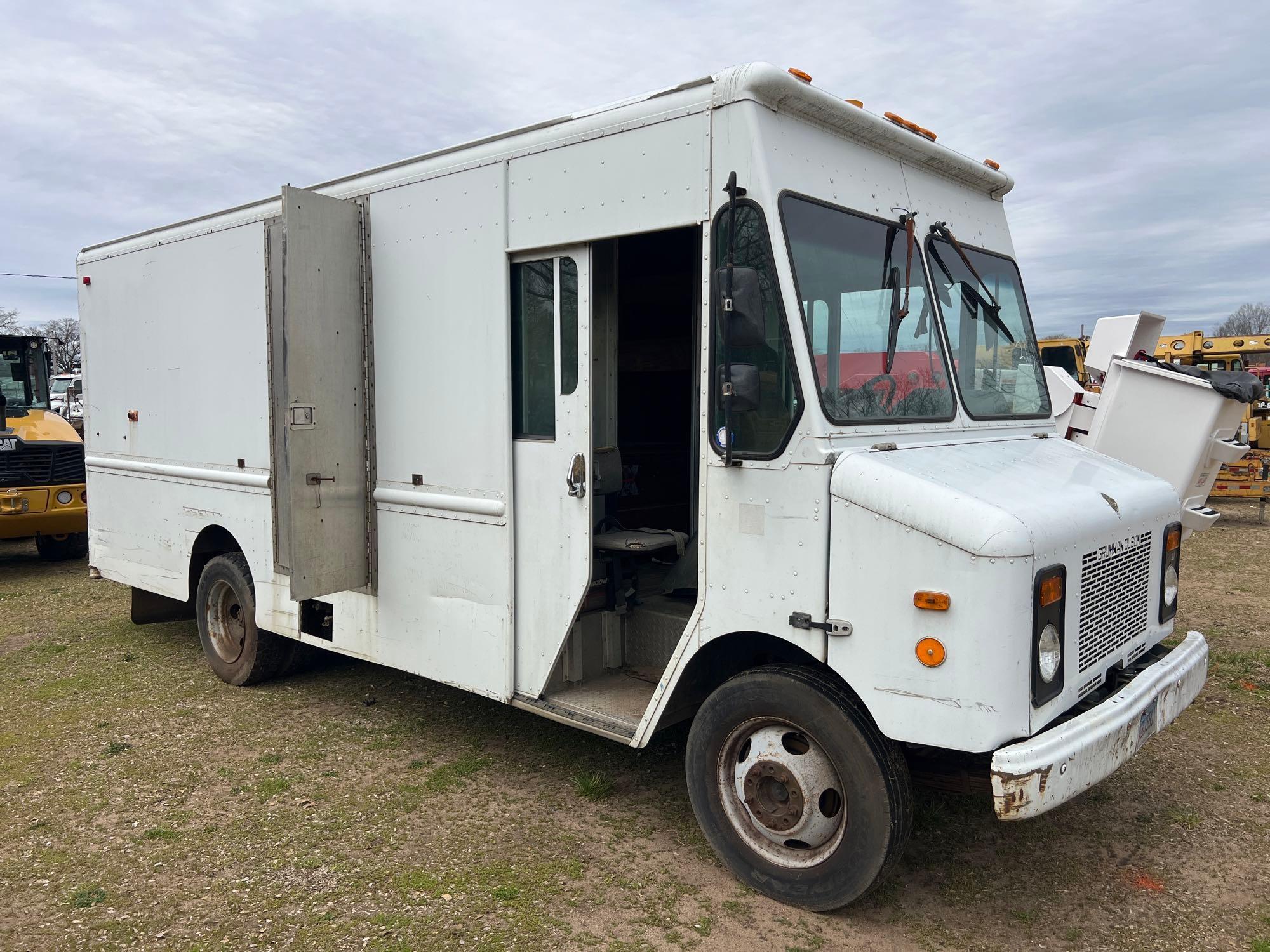 GRUMMAN OLSON VAN TRUCK VN:N/A powered by 6.5 diesel engine, equipped with automatic transmission,