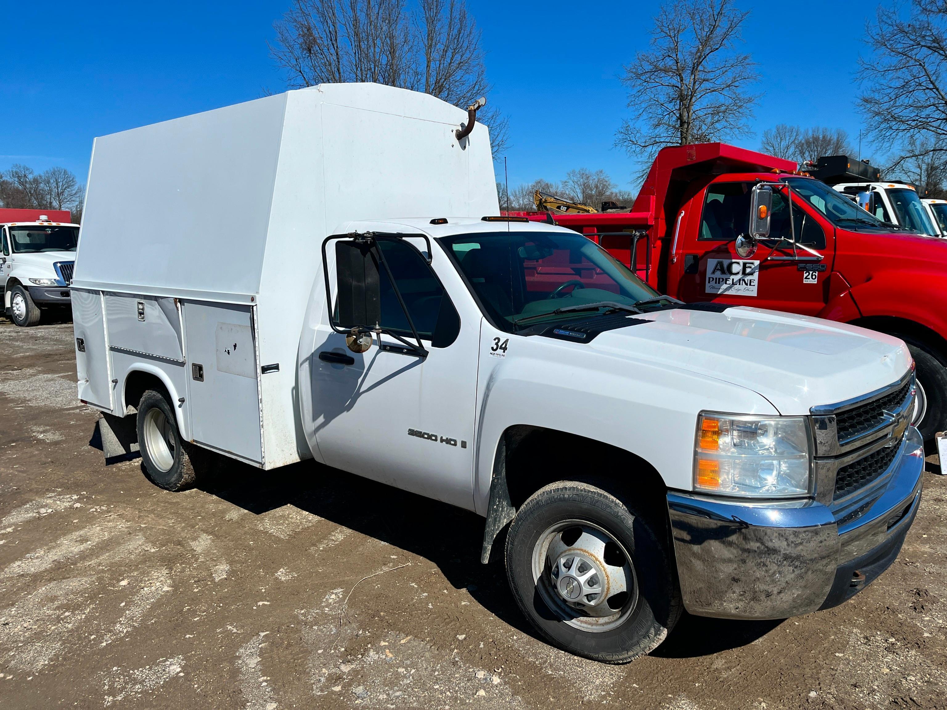 2008 CHEVY 3500HD SERVICE TRUCK VN:1GBJC34628E108358 powered by Duramax diesel engine, equipped with