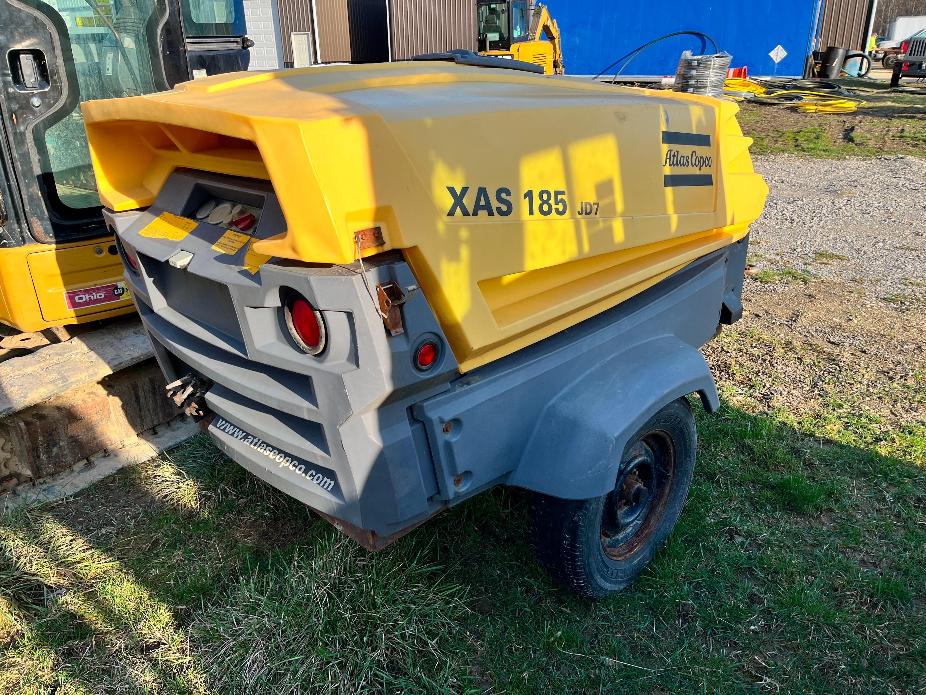 ATLASCOPCO XAS185 AIR COMPRESSOR powered by John Deere diesel engine, equipped with 185CFM,