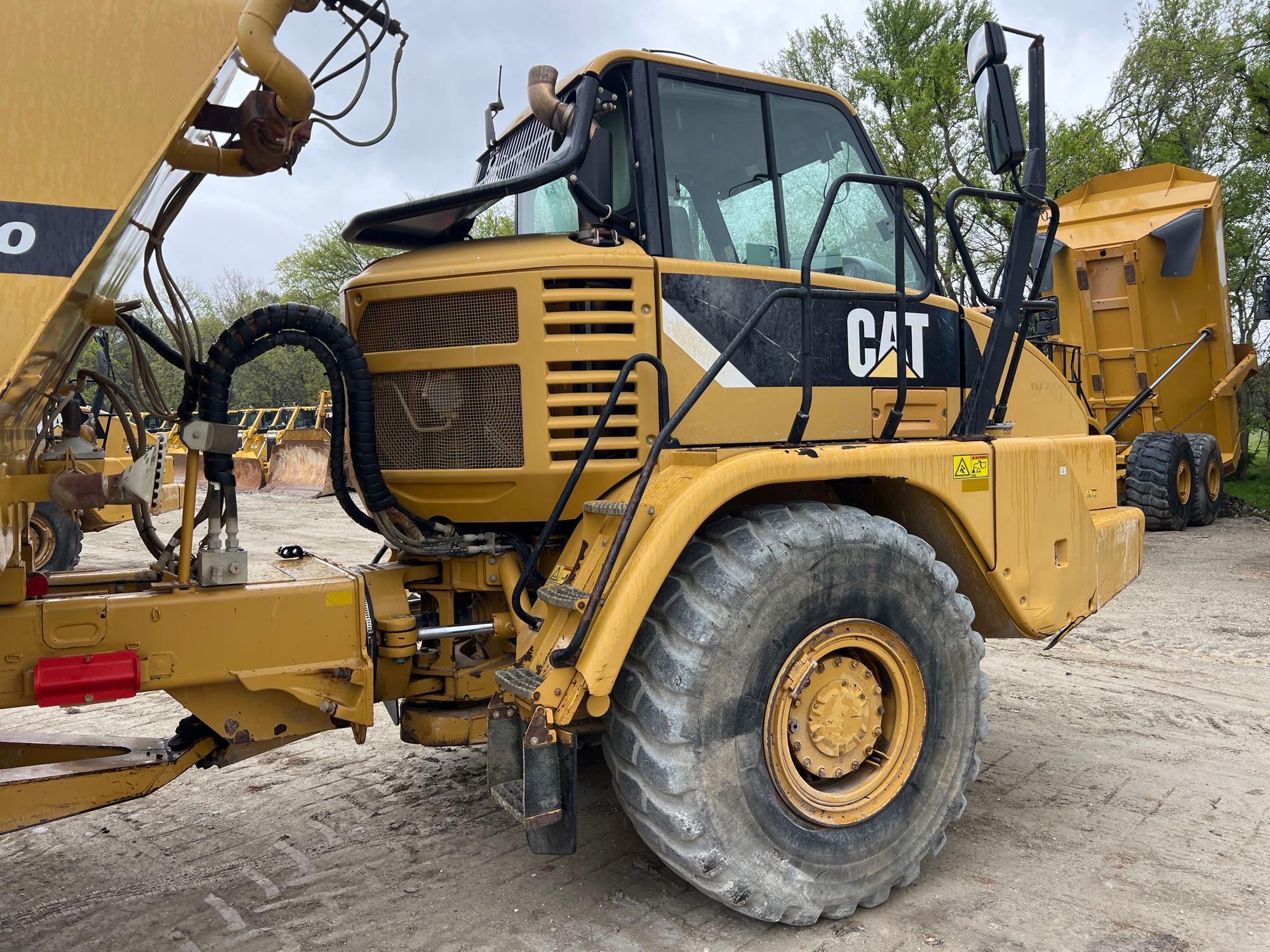 2012 CAT 725 WATER TRUCK SN:CAT00725KB1L02645...6x6, powered by Cat C11 diesel engine, equipped with