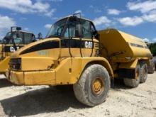 CAT 725 WATER TRUCK SN:CAT00725CAFX01303 6x6, powered by Cat 3176C diesel engine, 439hp, equipped