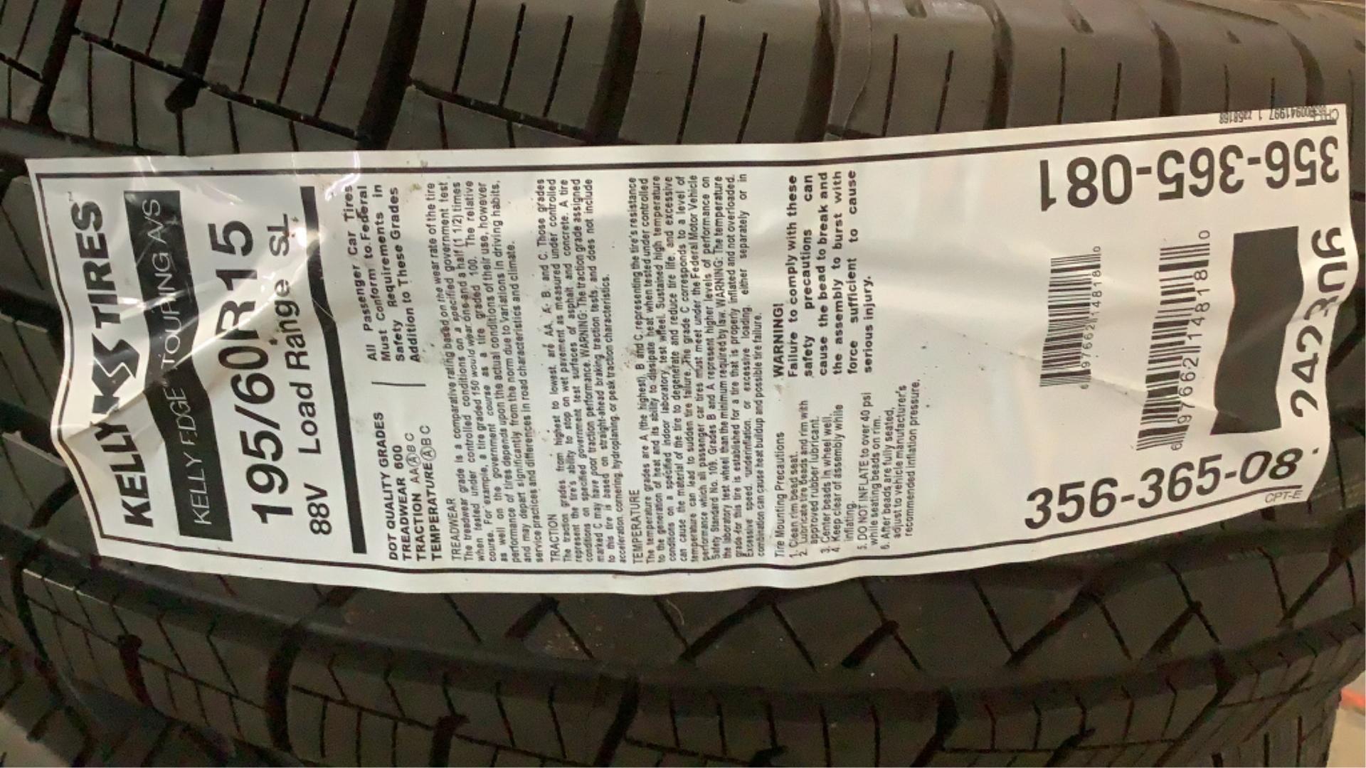 (4) Kelly 195/60R15 Tires Edge Touring A/S