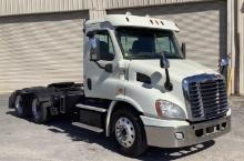 2017 Freightliner Cascadia 113 Road Tractor 6X4
