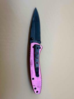 PINK HANDLE SMITH AND WESSON POCKET KNIFE