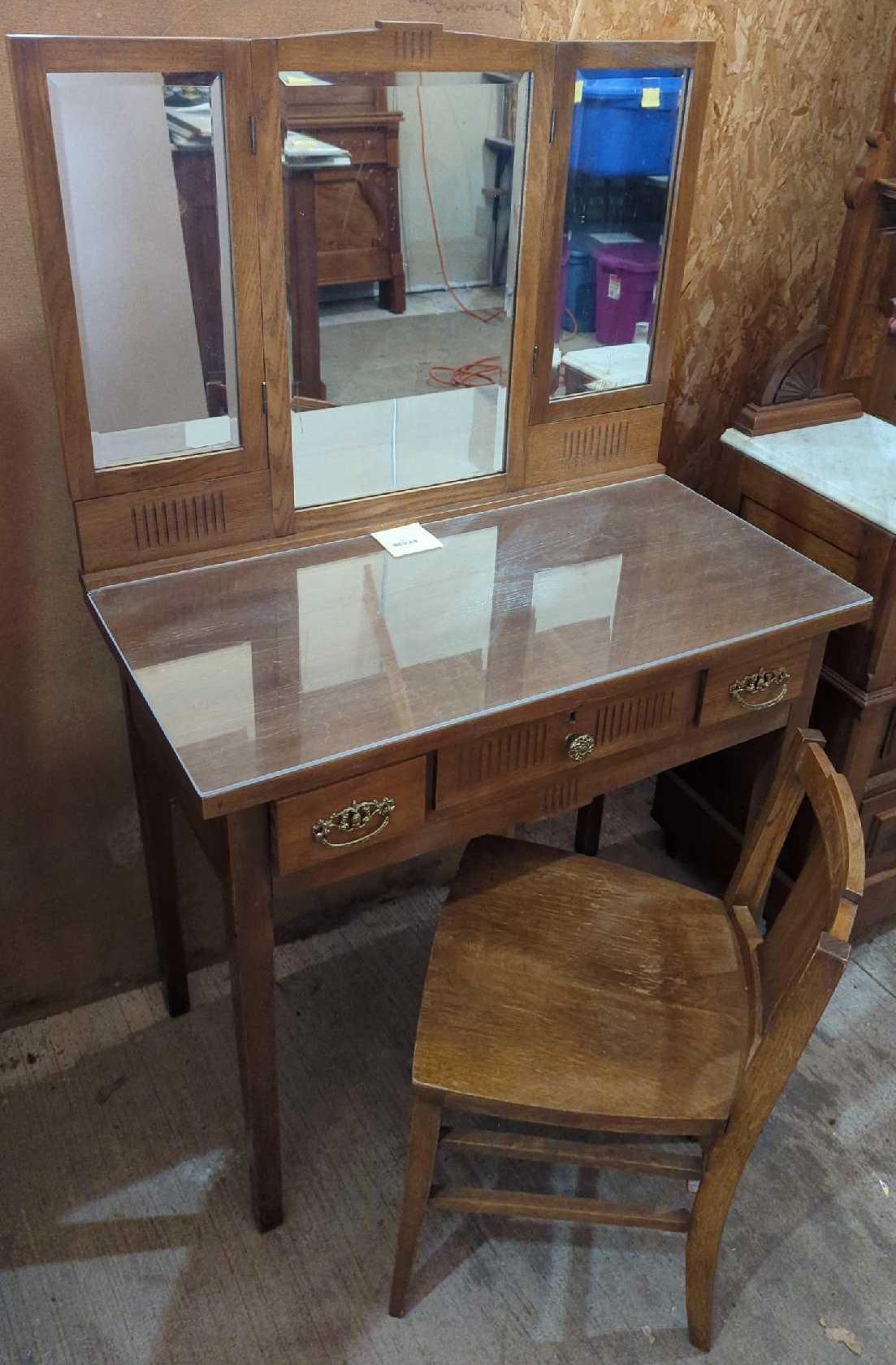 ANTIQUE OAK MIRRORED VANITY WITH CHAIR 55.5x36"x19