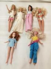 BARBIE DOLLS AND ONE TALKING BARBIE (DOESN'T WORK)