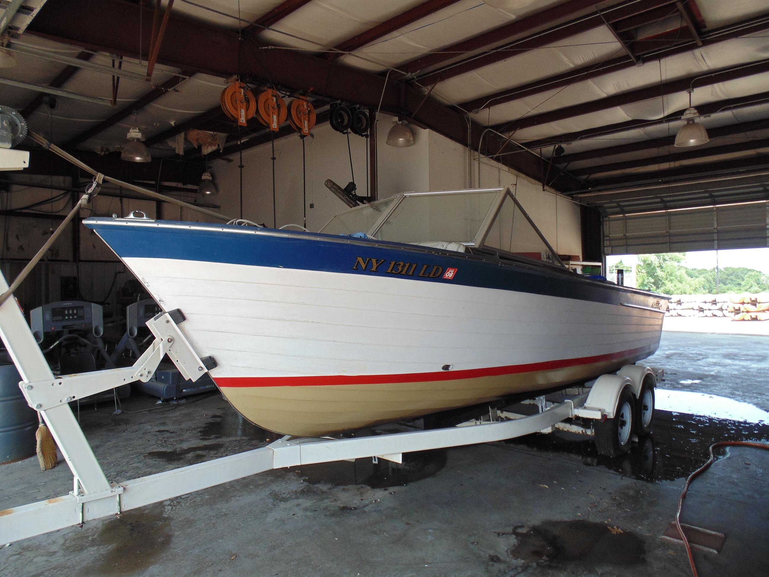 1966 Chris Craft Sea Skiff 22' Sportsman Boat, Located in Hempstead, Texas. Expected Hammer $25,000+