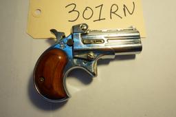 Estate Item: USED Cobra Enterprises Model C32, .32ACP, Two Shot Derringer, Wood Grips, USA.