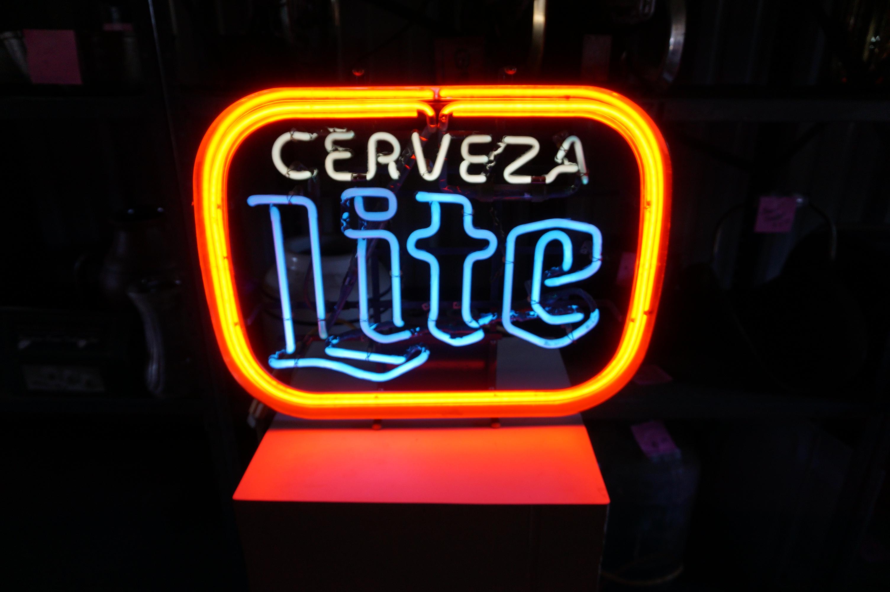 Cerveza Light Working Neon Sign, Older Model, Dirty from storage, NO SHIPPING! PICK-UP ONLY!