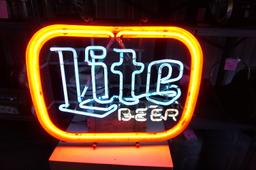 Lite Beer Working Neon Sign, Older Model, Dirty from storage, NO SHIPPING! PICK-UP ONLY!