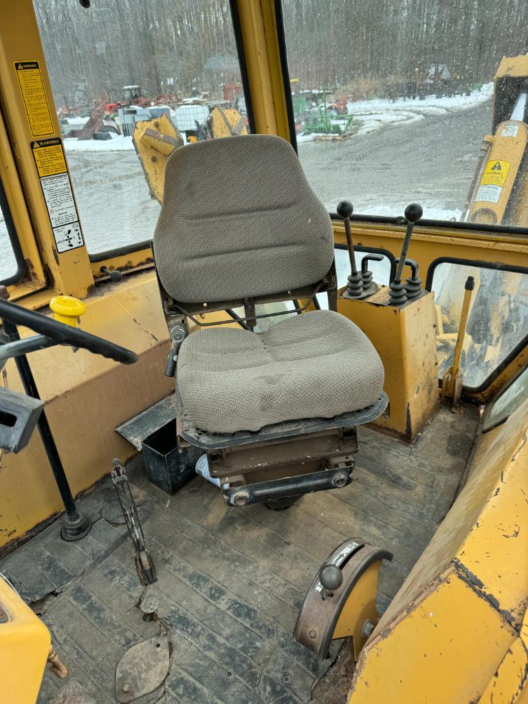 9750 Ford 655A Backhoe