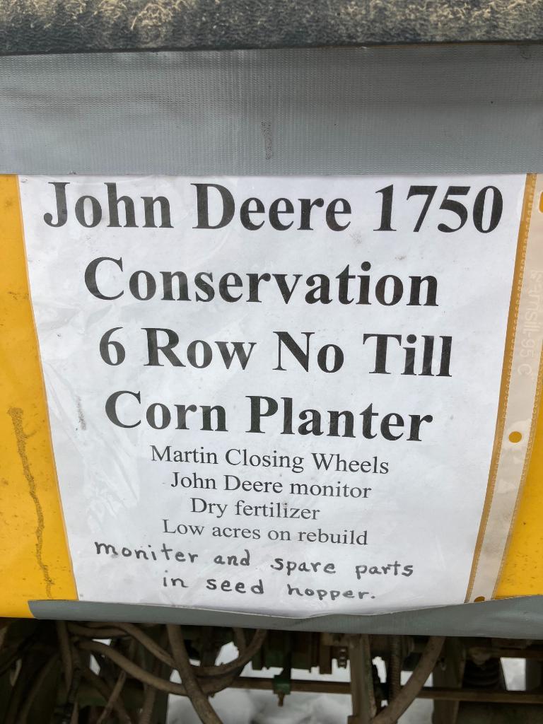 9767 John Deere 1750 Conservation6-Row No Till Corn Planter