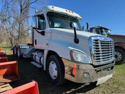 265 2013 Freightliner Tractor