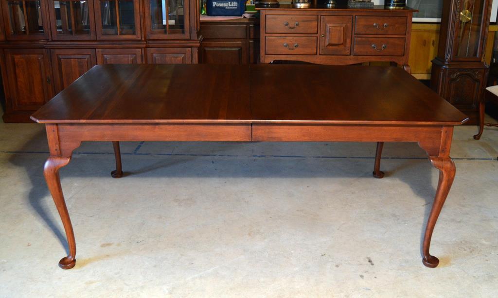 Beautiful Lexington Bob Timberlake Queen Anne Style Cherry Dining Table w/ Two Ext. Leaves, Pad Feet