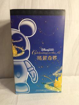 Collector Disney Vinymation Celebrating In The Air Figure 9" Vinyl 6.3/4"w By 11" Tall Box Size