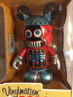 Collector Disney Vinylmation Robots Limited Edition Of 600 6.5"W by 11.5" Tall Box Size