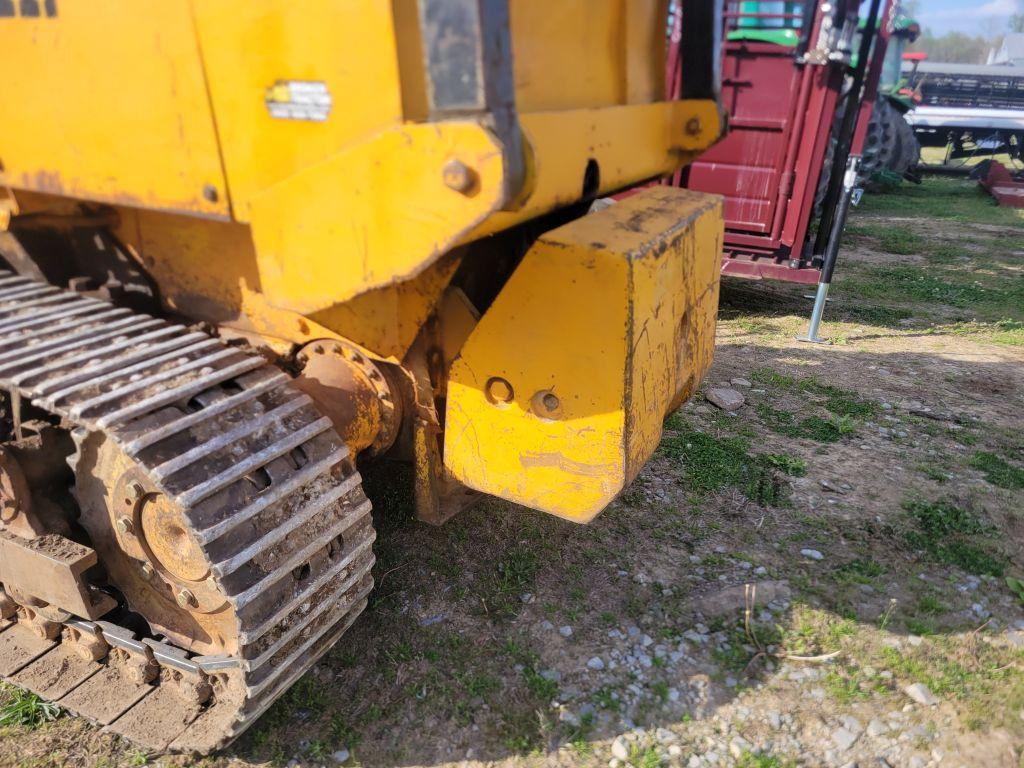 CASE 850-D TRACK LOADER, S:7075076, WITH 78'' TOOTH BUCKET, RUNS/DRIVES, US