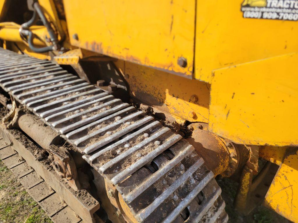 CASE 850-D TRACK LOADER, S:7075076, WITH 78'' TOOTH BUCKET, RUNS/DRIVES, US