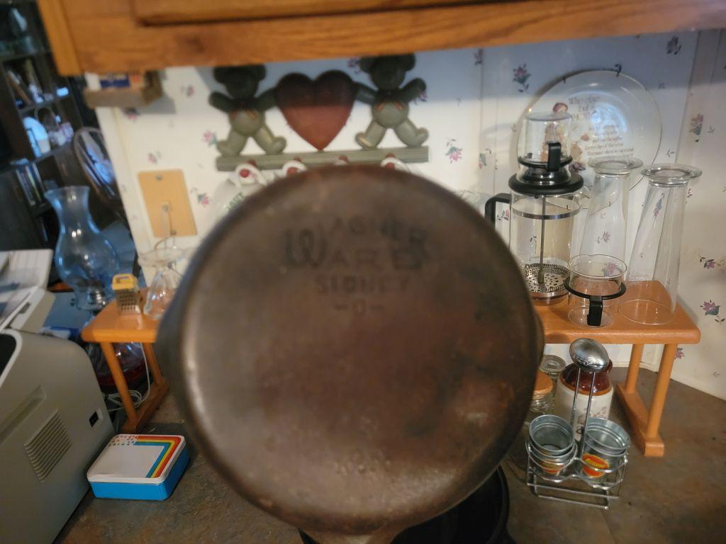 ASSORTED CAST IRON SKILLETS WAGER AND GRISWALD (7) AND GLASSWARE