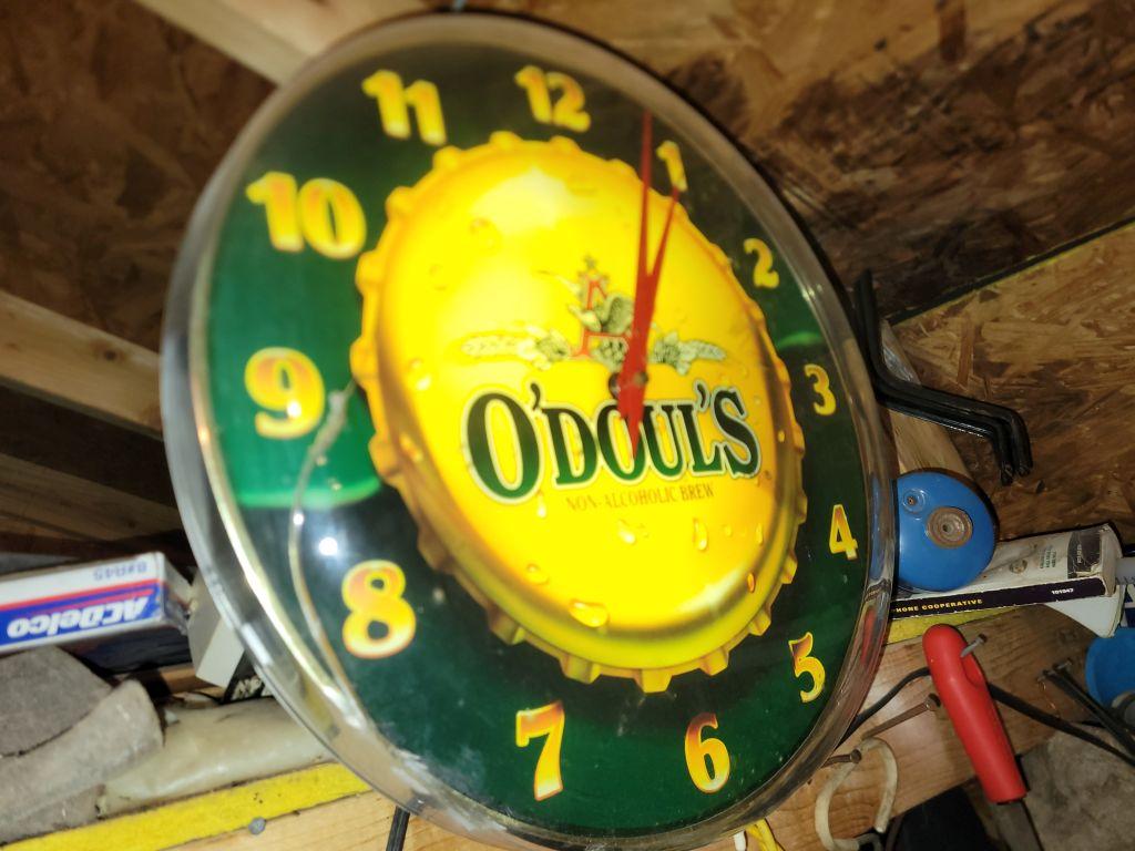 O'DOUL'S NON-ALCOHOLIC BREW LIGHT UP CLOCK- WORKING