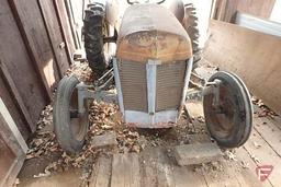 1951 Ferguson T020 utility tractor, sn: 40837, engine #: 37723