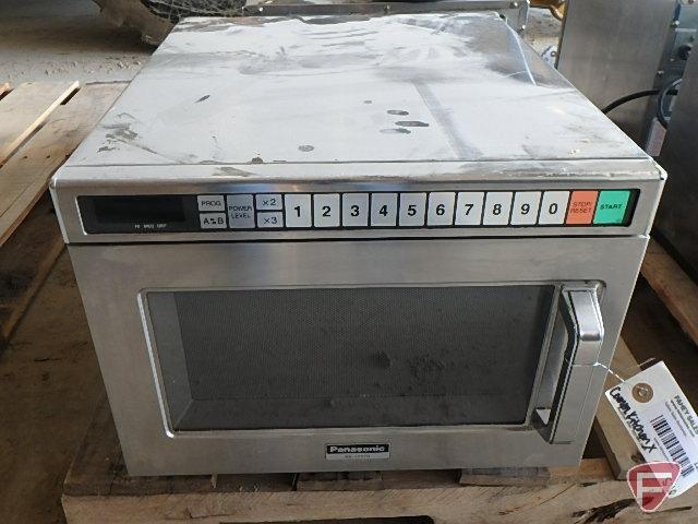 Panasonic NE-1757R commercial microwave, sn 6AD9210058
