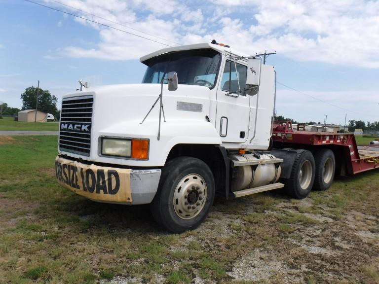 1994 MACK CH613 TRUCK TRACTOR, 212,466 MILES-- 29,999 HRS  DAY CAB, E7-400
