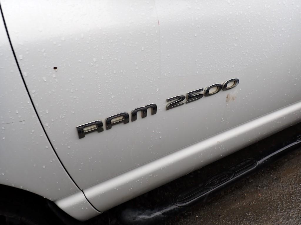 2004 DODGE RAM 2500 TRUCK, 255,647(+/-)mi  V8, GAS, AUTO, PS, AC, *NEW MOTO