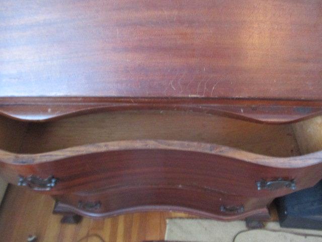 Small Serpentine Governor Winthrop Style Desk 30" x 41" x 18" - Has Wear