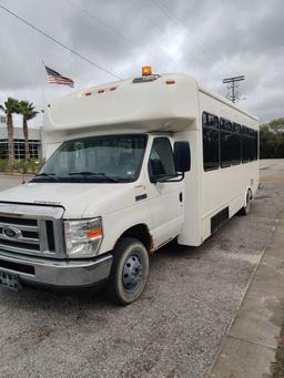 2018 FORD ECONOLINE 450 SHUTTLE BUS, GAS AUTOMATIC, 28 PASSENGER SEATING, APPROX 14500 GVWR,