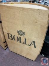 Bolla wine display piece