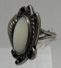 OLD PAWN MOP RING STERLING SILVER SIZE 5 1/2