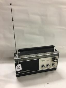 Standard Model SR-J808FA, FM/AM 3 Band 10 Transistor Radio