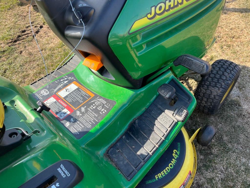 John Deere LX277 AWS Lawn Tractor