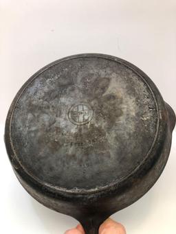 Vintage cast iron #12 GRISWOLD skillet/ heat ring