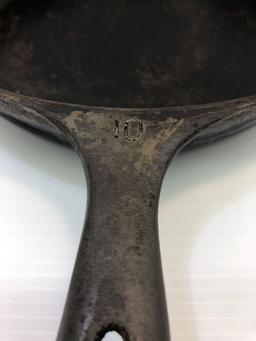Vintage cast iron #10 GRISWOLD skillet