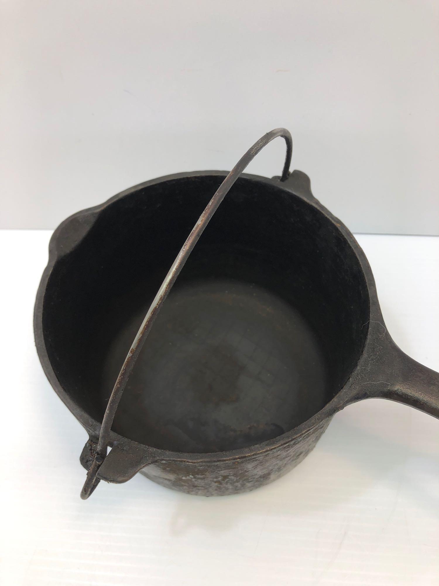 Vintage cast iron GRISWOLD fat fryer/bail. See lot 284 for baskets