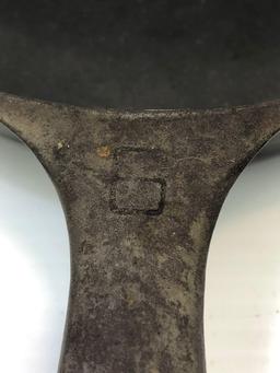 Vintage cast iron GRISWOLD #6 skillet