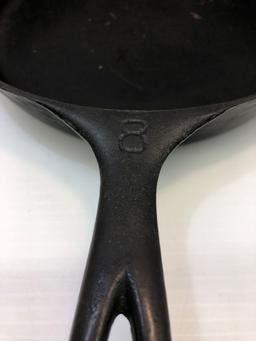 Vintage cast iron GRISWOLD #8 skillet/heat ring