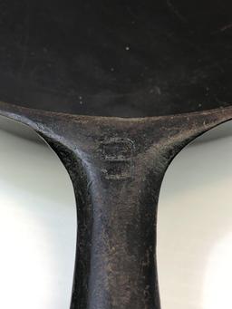 Vintage cast iron GRISWOLD #9 skillet/heat ring