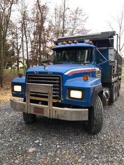 1995 MACK dump truck(Model 350-R690;new front drive tires;new lift cylinder;300610 miles;20096 hours