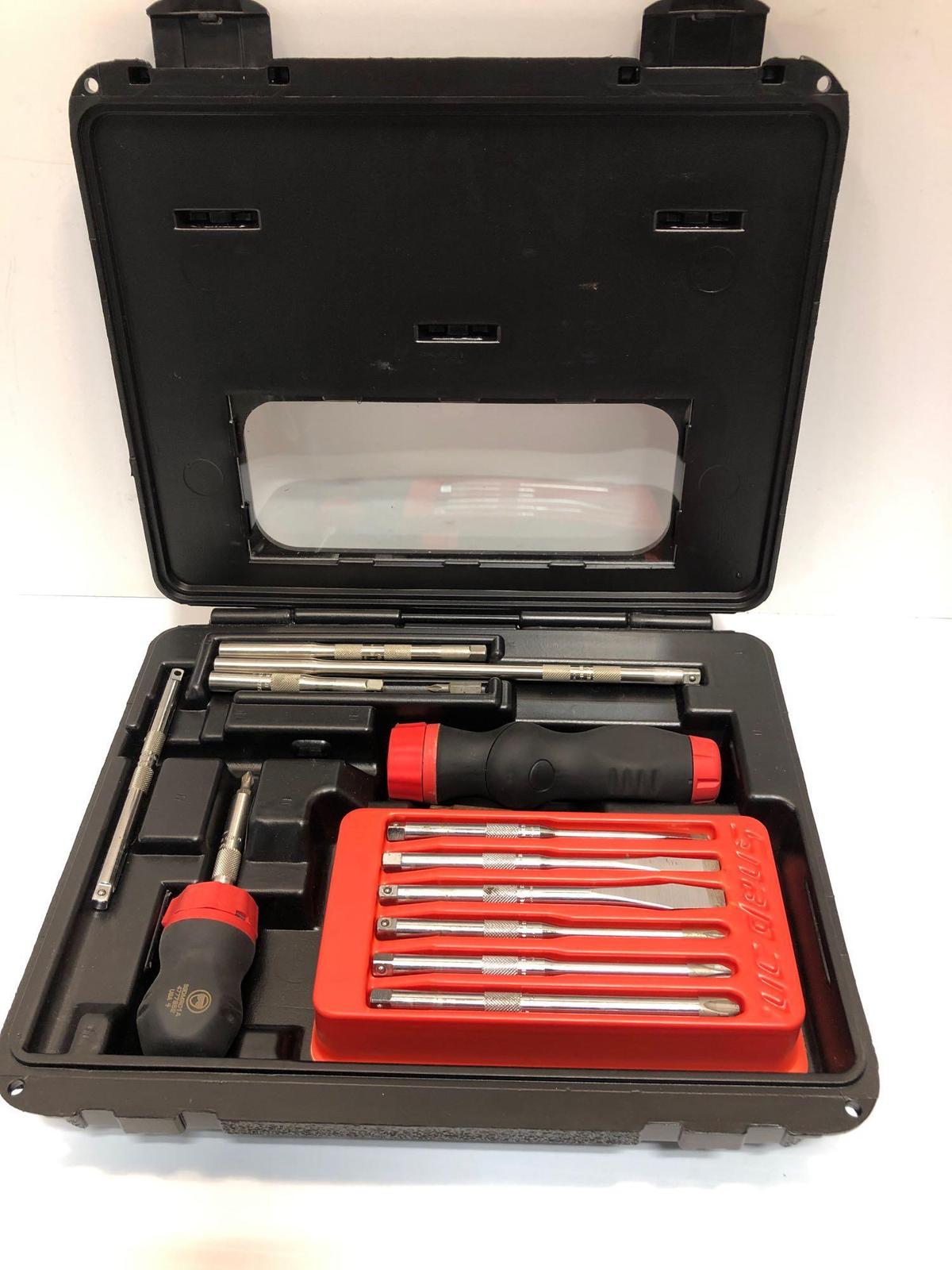 SNAP ON screwdriver set/extensions and plastic storage case
