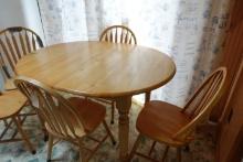 NATURAL FINISH KITCHEN TABLE WITH 6 MATCHING CHAIRS TABLE ON CASTERS