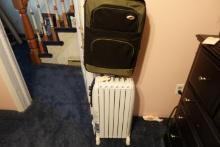 RADIATOR STYLE ELECTRIC OIL HEATER AND SUITCASE