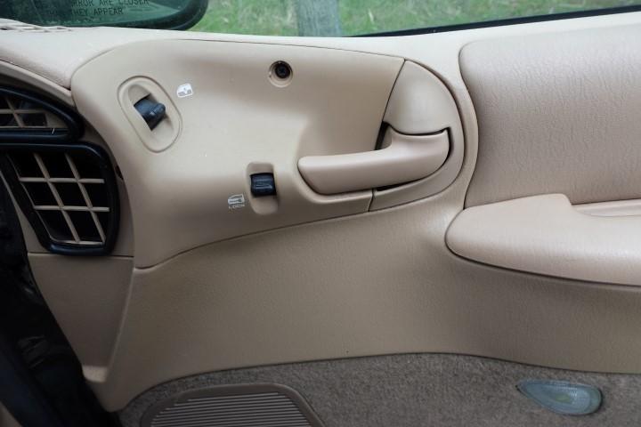 2000 DODGE CARAVAN EX AWD 3.8 L AM FM CD TAPE HEATED SEATS LEATHER RECEIVER